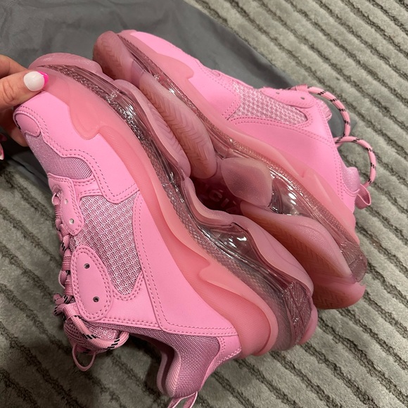 Balenciaga Triple S sneakers in pink - Picture 4 of 11